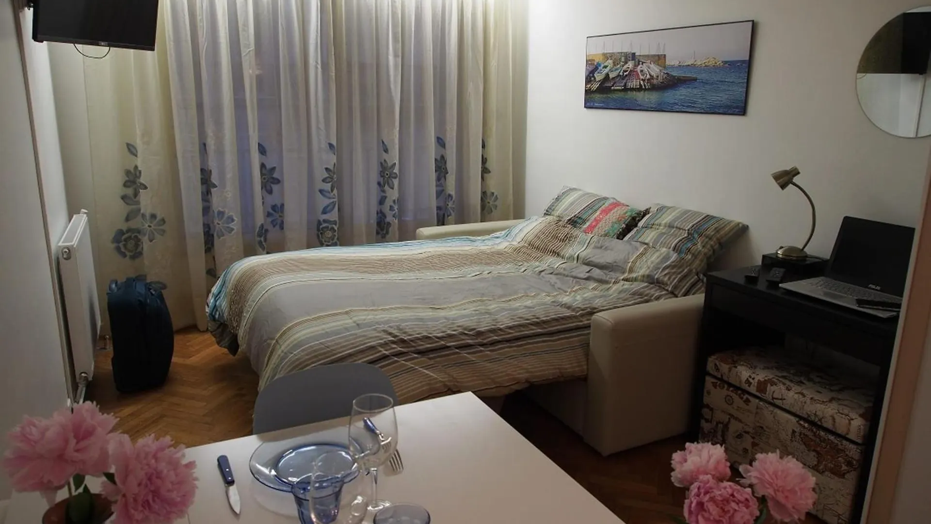 Apartment Amazing 21M Love Studio In Marseille
